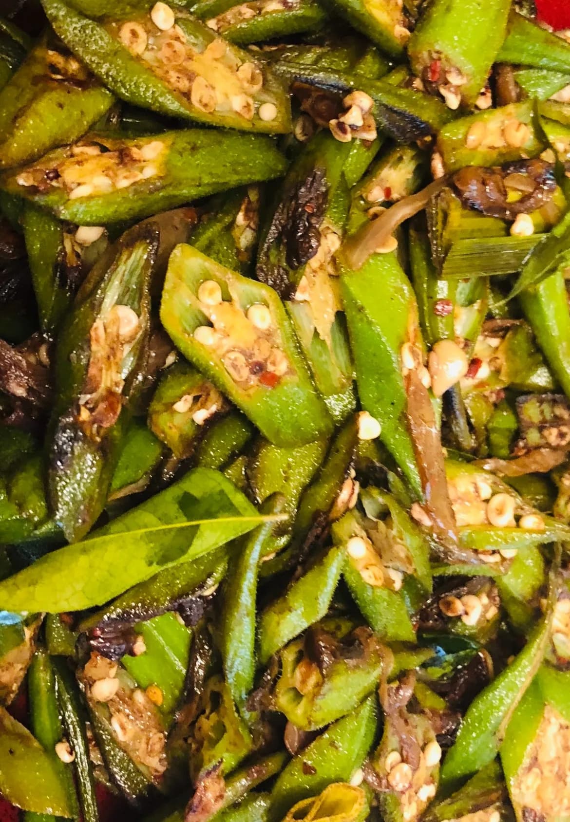 Vibrant tempered okra stir-fry — a traditional Sri Lankan vegetable dish